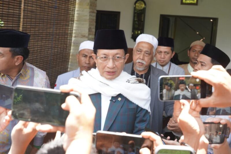 Menteri Agama Nasaruddin Umar saat berkunjung ke Pesantren Sidogiri, Jumat (6/3/2025). (Humas Kemenag)
