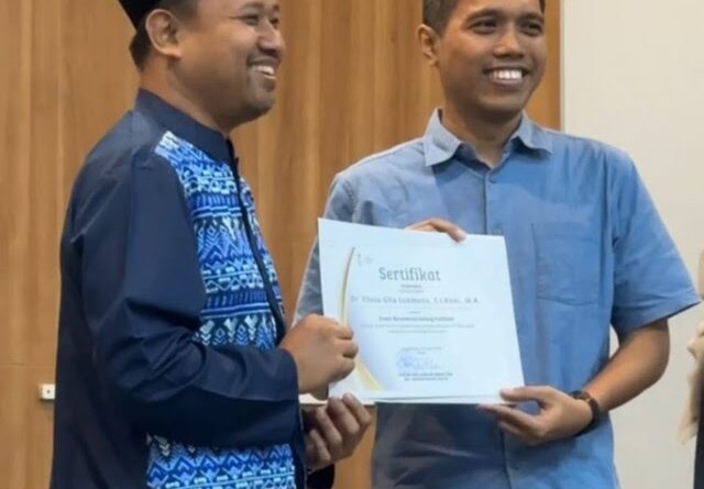 Dosen Program Studi Ilmu Komunikasi Universitas Muhammadiyah Yogyakarta (UMY) meraih penghargaan dalam ajang Dosen Berprestasi Fakultas Ilmu Sosial dan Ilmu Politik (FISIPOL) yang digelar Rabu (11/3/2026). (Dok UMY)