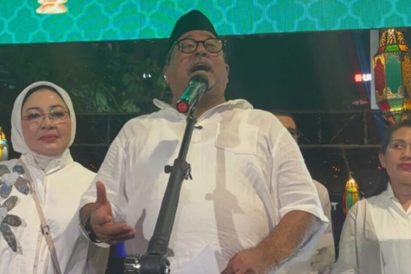 Wakil Gubernur DKI Jakarta Rano Karno setiba di Bundaran HI, Jakarta Pusat, dari Tanah Suci, Selasa (17/2/2026). (Jennus)