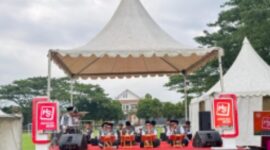 Pertunjukkan hadroh dikemas dengan konsep modern menyasar kalangan urban. (Jennus/aga)