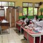 Kondisi kegiatan belajar-mengajar di sebuah sekolah menengah pertama di Kota Bekasi. (Jennus/Dok)