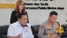 Direktur Reserse Kriminal Umum Polda Metro Jaya, Iman Imanuddin, menyampaikan keterangan dalam konferensi pers di Jakarta, Senin (16/3/2026), (Dok PMJ)