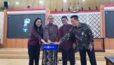 Wali Kota Yogyakarta Hasto Wardoyo seusai High Level Meeting Tim Percepatan dan Perluasan Digitalisasi Daerah di Balai Kota Yogyakarta, Kamis (12/3/2026). (Pemkot Yogya)