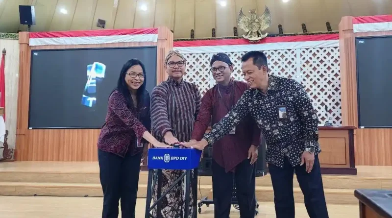 Wali Kota Yogyakarta Hasto Wardoyo seusai High Level Meeting Tim Percepatan dan Perluasan Digitalisasi Daerah di Balai Kota Yogyakarta, Kamis (12/3/2026). (Pemkot Yogya)