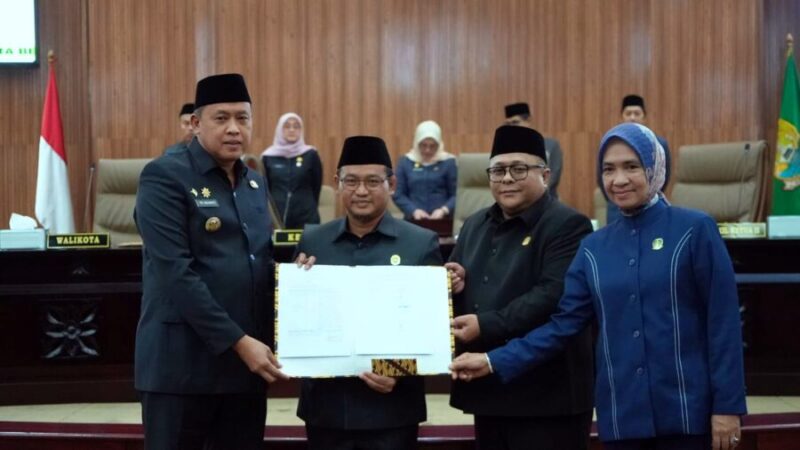 DPRD Kota Bekasi menyepakati Rancangan Peraturan Daerah (Raperda) tentang penyertaan modal pemerintah daerah kepada Badan Usaha Milik Daerah (BUMD), Kamis (5/3/2026). (Humas DPRD)