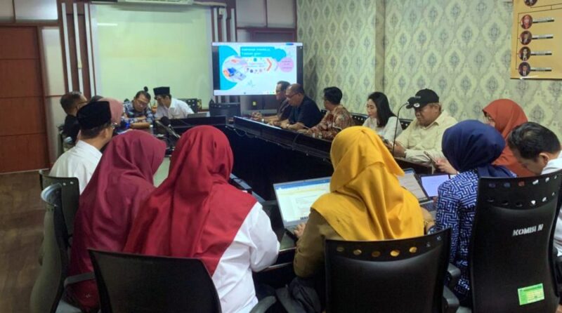 Rapat kerja bersama DPRD Kota Bekasi dan Dinas Kesehatan Kota Bekasi terkait penyusunan Rencana Kerja Pemerintah Daerah (RKPD) Tahun 2027 di Ruang Komisi IV, Senin (9/3/2026). (Humas DPRD)