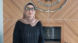 Ketua Pelaksana Mudik Gratis UMY 2026 yang juga Direktur Direktorat Komunikasi Publik UMY, Ratih Herningtyas. (Humas UMY)