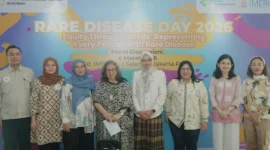 Kegiatan peringatan Hari Penyakit Langka dengan narasumber dan peserta acara di RSCM dan mitra. (Dok RSCM)
