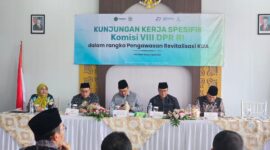 Direktur Bina KUA dan Keluarga Sakinah, Ahmad Zayadi, memberi keterangan. (Humas Kemenag) 