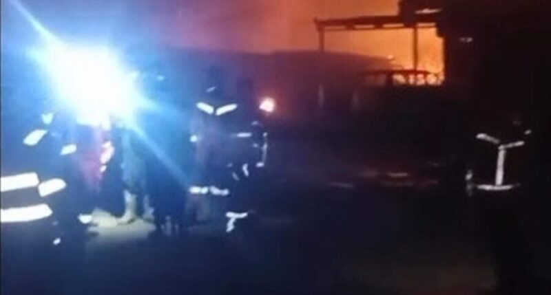 Kebakaran Stasiun Pengisian Bulk Elpiji (SPBE) di kawasan Cimuning, Mustikajaya, Kota Bekasi. (Jennus)