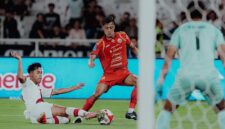 Persija Jakarta menaklukkan Persis Solo 4-0 dalam lanjutan Super League 2025/2026 di Stadion Gelora Bung Karno, Senin (27/4/2026) malam. (Jennus)