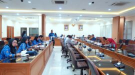 Rapat Badan Musyawarah DPRD Kota Bekasi untuk mematangkan program kerja bulan Mei 2026 dihadiri Ketua DPRD Kota Bekasi Dr. Sardi Efendi, Wakil Ketua II Faisal, S.E, serta jajaran anggota dewan dan unsur sekretariat. (Dok DPRD)