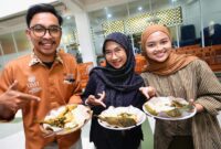 Program 'Makan Siang Berkah',  memastikan pegawai UMY tidak melewatkan makan siang. (Dok UMY)