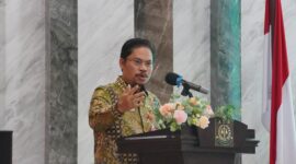 SAMBUTAN- Kepala Kantor Wilayah BPN Provinsi Kepulauan Riau, Nurus Sholichin saat memberikan sambutan dalam acara. (Foto Doc. BPN Kepri).