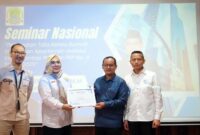 Ketua DPRD kota Bekasi Sardi Efendi sebagai pembicara dalam Seminar Nasional dan Sosialisasi Permen PKP No. 4 Tahun 2025 yang digelar di Grand Arsylla Hotel, Rabu (8/4/2026). (Dok DPRD)