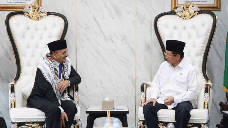 Menteri Agama Nasaruddin Umar menerima audiensi Duta Besar Palestina untuk Indonesia, Abdulfattah A.K. Al-Sattari, di Kantor Kementerian Agama, Lapangan Banteng, Jakarta, Senin (13/4/2026). (Humas Kemenag)