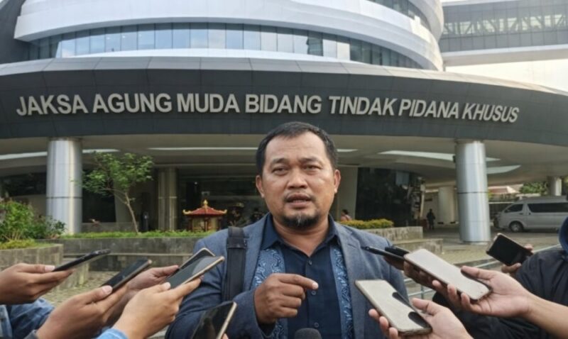 Koordinator Masyarakat Anti-Korupsi Indonesia (MAKI), Boyamin Saiman