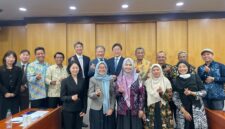 perwakilan UMY berfoto bersama pimpinan Kyung Hee University, Seoul, Korea Selatan