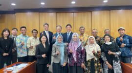 perwakilan UMY berfoto bersama pimpinan Kyung Hee University, Seoul, Korea Selatan