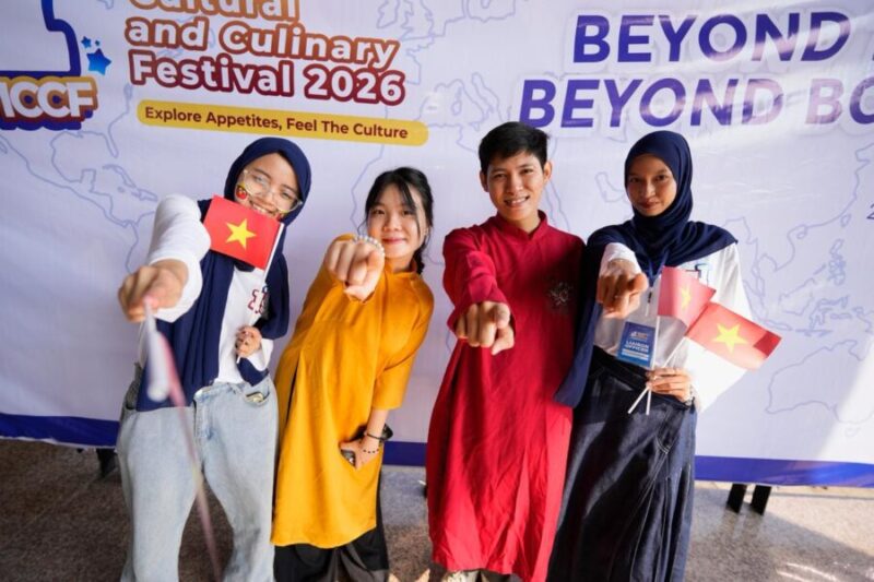 peserta International Cultural and Culinary Festival (ICCF) UMY ke-11 di Sportorium UMY