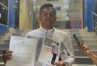 Irwan Arya datang dengan setumpuk bukti dan kekecewaan yang belum surut. (Jennus) 