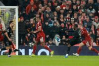 Gol Dembele ke gawang Liverpool melajukan PSG ke semifinal Liga Champions. (Reuters/Phil Noble)