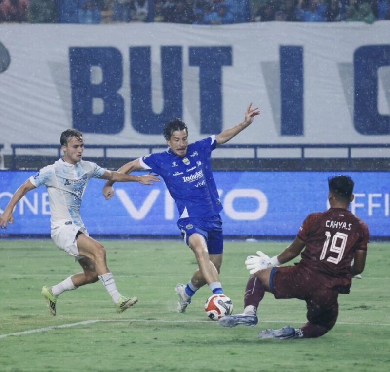 Persib mempertahankan kemenangan tipis 1-0 atas PSIM Yogyakarta pada laga pekan ke-31 BRI Super League di Stadion Gelora Bandung Lautan Api, Senin (4/5/2026) sore. (Jennus)