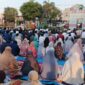 Jemaah Shalat Idul Adha di kompleks D'Amerta Residence, Lengkong, Bojongsoang, Bandung menyimak khutbah Ustadz Wahyu Hidayat, Rabu (27/5/2026). (ihade)