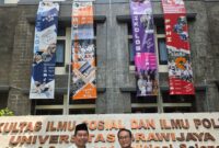 Ketua IKASPS UNNES, Irjend Pol Dr Susilo Teguh R, M.Si (kaos putih pakai peci) & Ketua Ikatan Peneliti Lingkungan Binaan Indonesia, Dr Susilo Kusdiwanggo, ST. MT (kemeja hitam). (Istimewa).