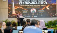 Kepala Pelaksana BPBD DIY, Agustinus Ruruh Haryata, saat membacakan sambutan Gubernur DIY, Sri Sultan Hamengkubuwono X dalam Pertemuan Ilmiah Tahunan (PIT) ke-9 Ikatan Ahli Kebencanaan Indonesia (IABI) di UMY