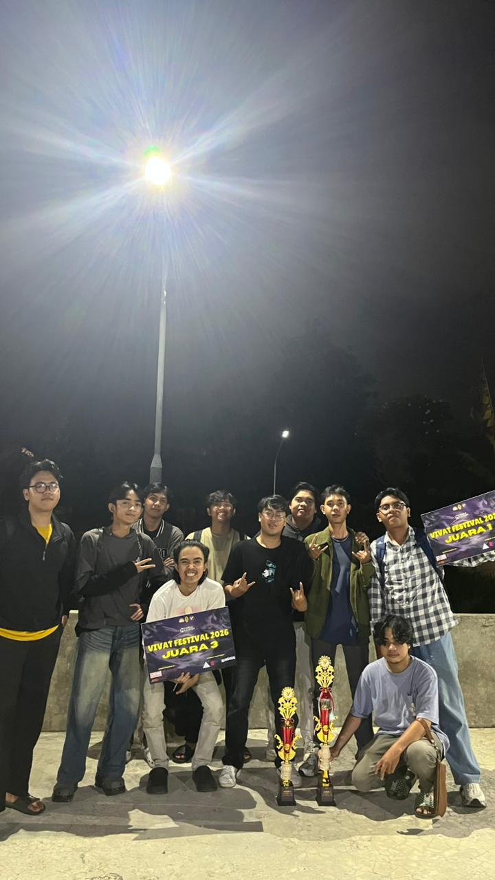 Foto tim Esport UMY yang berhasil meraih juara 1 dan 3 dalam ajang Vivat Fest Esport Competition by Universitas Atma Jaya Yogyakarta