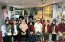 Tim dosen pengabdian UMY (jaket merah) bersama Pengurus PERMAI dan PMI Penang, Malaysia