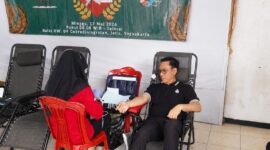 Wakil Wali Kota Yogyakarta, Wawan Harmawan, hadir langsung di tengah masyarakat dan ikut mendonorkan darahnya bersama warga. (Wawan - jogjaoke.com)