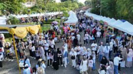 Foto kemeriahan kegiatan puncak Milad UMY ke-45 yang menghadirkan 100 UMKM dan 1.500 jamu gratis