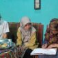 Dosen UMY saat melakukan observasi lapangan ke salah satu UMKM kuliner katering dan jajanan pasar milik Santika Wati (Murtini)