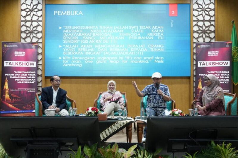 Foto moderator dan pembicara dalam acara talkshow yang digelar Kementerian Koordinator Pemberdayaan Masyarakat Republik Indonesia di UMY