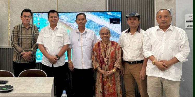 Ketua Gekira Sumut John Sari Haloho didampingi Wakil Ketua DPD Gerindra Sumut Robert Lumban Tobing saat mendatangi Kampus USU. (Istimewa)