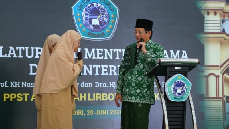 Keseruan Menag menguji hafalan hingga mengajak para santri Lirboyo berdialog tentang Alquran. (Humas Kemenag)