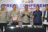 Kapolres OKI AKBP Eko Rubiyanto memberikan keterangan terkait pengungkapan kasus penembakan yang menewaskan remaja 18 tahun di Kecamatan Mesuji. (Istimewa)
