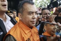 Wakil Menteri Imigrasi dan Pemasyarakatan Silmy Karim langsung dikenakan baju tahanan KPK. (Jennus)