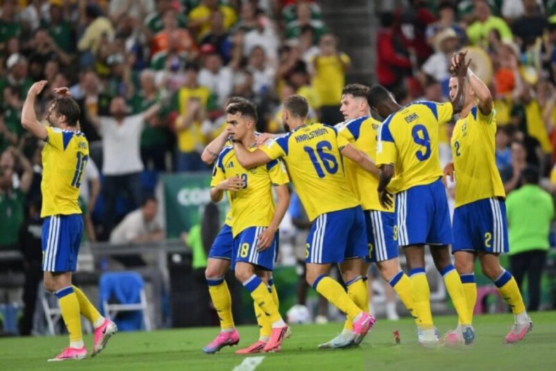 Pesepak bola Swedia merayakan gol ke gawang Tunisia pada pertandingan penyisihan Grup F Piala Dunia 2026 di Stadion Banco Bilbao Vizcaya Argentaria (BBVA), Monterrey, Meksiko, Senin (15/6/2026) WIB. (Aditya Pradana Putra/Antara Foto)