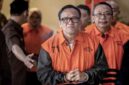 Mantan Wakil Menteri Ketenagakerjaan Immanuel Ebenezer Gerungan bersama 10 terpidana lain dalam perkara dugaan pemerasan pengurusan sertifikat keselamatan dan kesehatan kerja (K3) diangkut ke Lapas Sukamiskin. (Jennus)