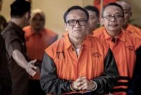 Mantan Wakil Menteri Ketenagakerjaan Immanuel Ebenezer Gerungan bersama 10 terpidana lain dalam perkara dugaan pemerasan pengurusan sertifikat keselamatan dan kesehatan kerja (K3) diangkut ke Lapas Sukamiskin. (Jennus)
