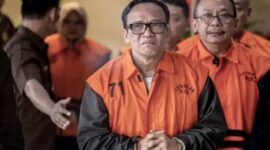 Mantan Wakil Menteri Ketenagakerjaan Immanuel Ebenezer Gerungan bersama 10 terpidana lain dalam perkara dugaan pemerasan pengurusan sertifikat keselamatan dan kesehatan kerja (K3) diangkut ke Lapas Sukamiskin. (Jennus)