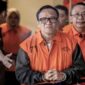 Mantan Wakil Menteri Ketenagakerjaan Immanuel Ebenezer Gerungan bersama 10 terpidana lain dalam perkara dugaan pemerasan pengurusan sertifikat keselamatan dan kesehatan kerja (K3) diangkut ke Lapas Sukamiskin. (Jennus)