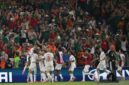 Timnas Maroko melakukan selebrasi usai memenangkan adu penalti dengan skor 3-2 dalam pertandingan babak 32 besar di Stadion BBVA, Monterrey, Meksiko, Selasa 30/6/2026) WIB. (FIFA)