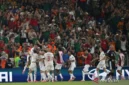 Timnas Maroko melakukan selebrasi usai memenangkan adu penalti dengan skor 3-2 dalam pertandingan babak 32 besar di Stadion BBVA, Monterrey, Meksiko, Selasa 30/6/2026) WIB. (FIFA)