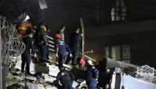 Gempa berkekuatan magnitudo 7,2 dan 7,5 yang mengguncang Venezuela diikuti oleh 430 kali gempa susulan dengan kekuatan ringan hingga sedang. (XInhua)