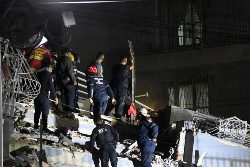 Gempa berkekuatan magnitudo 7,2 dan 7,5 yang mengguncang Venezuela diikuti oleh 430 kali gempa susulan dengan kekuatan ringan hingga sedang. (XInhua)