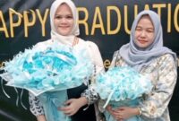 Latipah Syihaburohmah bersama ibunda. (Dokpri)